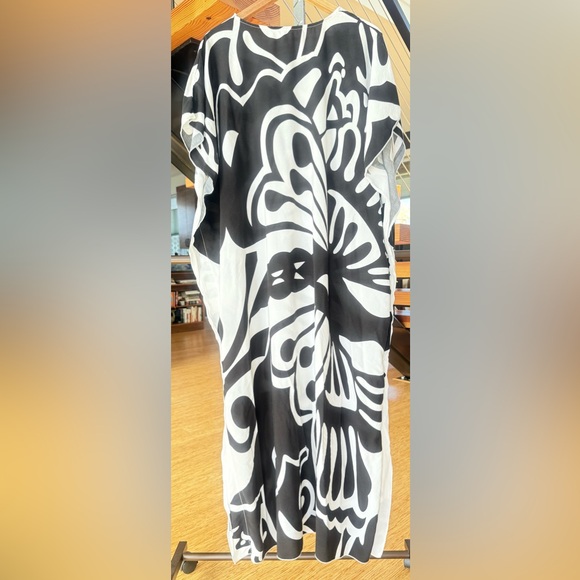🦓🐼AMAZING black and white Pucci inspired kaftan, in EUC!!!🐼🦓 - Picture 3 of 4
